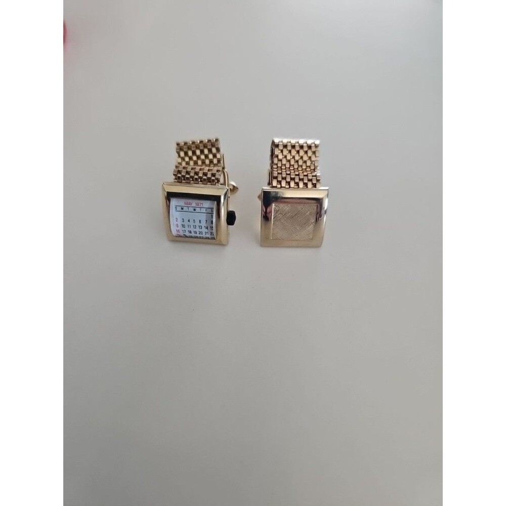 Vintage 1971 Mens Gold Tone Calendar Cufflinks Novelty Gadget Mesh Band Wrap